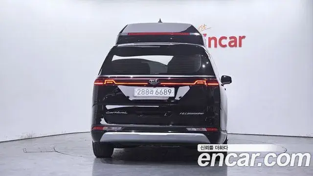 Kia Carnival 2021 — Фото 4/20