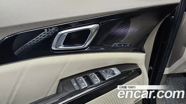 Kia Carnival 2021 — Фото 16/20