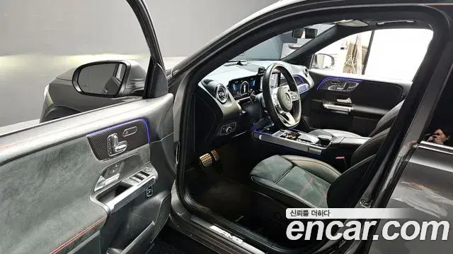 Mercedes-Benz GLB-Class 2021 — ფოტო 7/20