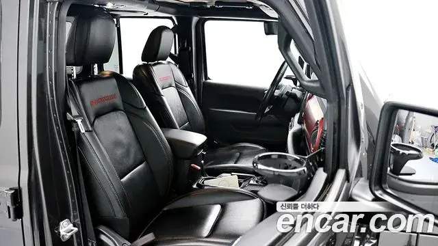 Jeep Wrangler 2022 — ფოტო 10/20