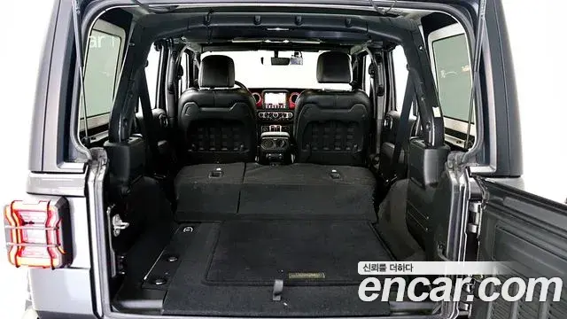 Jeep Wrangler 2022 — ფოტო 4/20