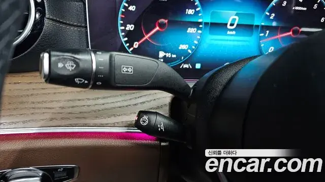 Mercedes-Benz E-Class 2022 — ფოტო 4/20