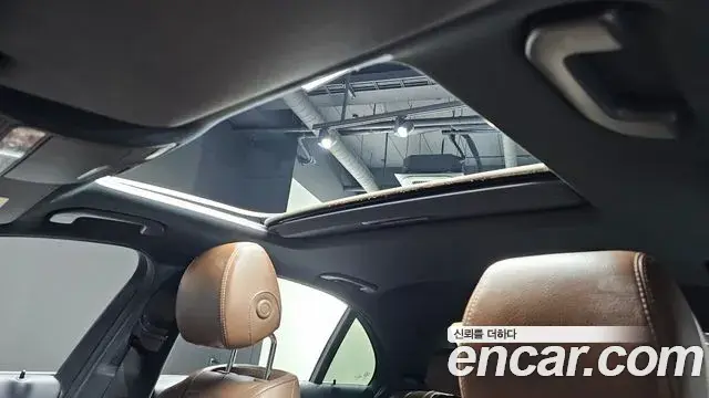 Mercedes-Benz E-Class 2022 — ფოტო 5/20