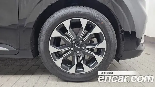 Kia Carnival 2023 — Фото 5/20