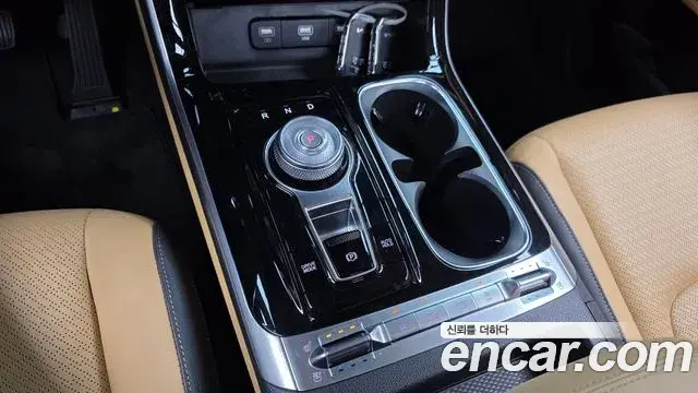 Kia Carnival 2023 — Фото 9/20