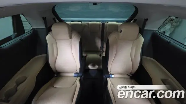 Kia Carnival 2023 — Фото 19/20