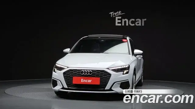 Audi A3 2022 — Фото 2/20