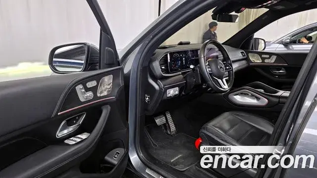Mercedes-Benz GLS-Class 2022 — Photo 8/20