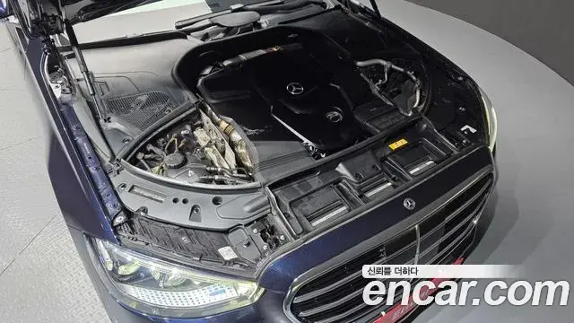 Mercedes-Benz S-Class 2022 — Photo 1/20