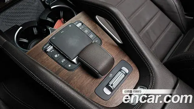 Mercedes-Benz GLE-Class 2021 — Şəkil 17/20