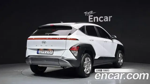 Hyundai Kona Hybrid 2023 — Photo 13/20