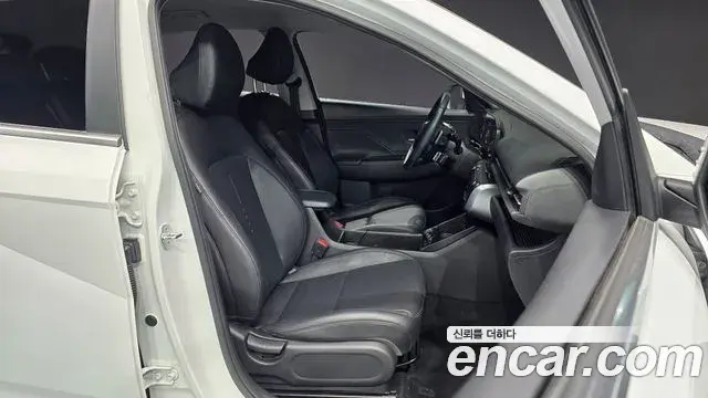 Hyundai Kona Hybrid 2023 — Photo 16/20