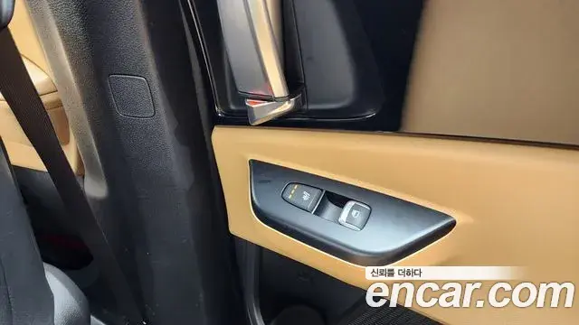 Kia Carnival 2021 — Фото 18/20