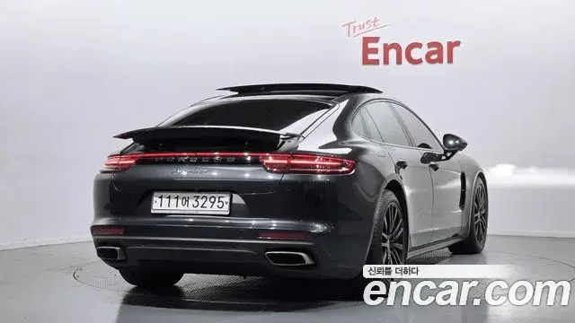 Porsche Panamera 2018 — Şəkil 27/30