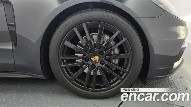 Porsche Panamera 2018 — Şəkil 6/30