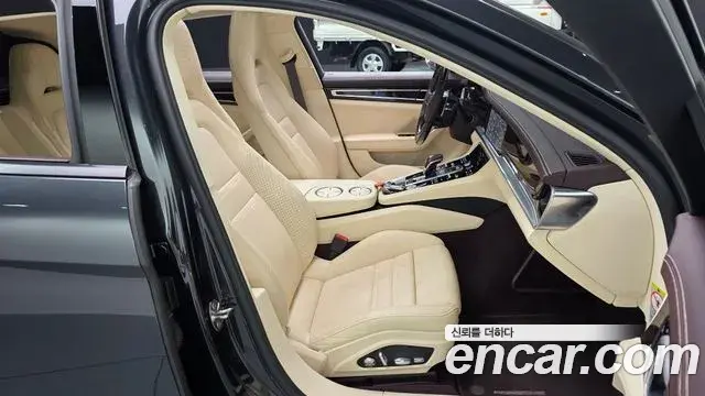 Porsche Panamera 2018 — Şəkil 11/30