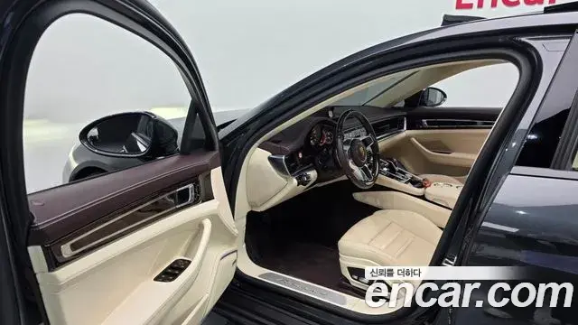 Porsche Panamera 2018 — Şəkil 1/30