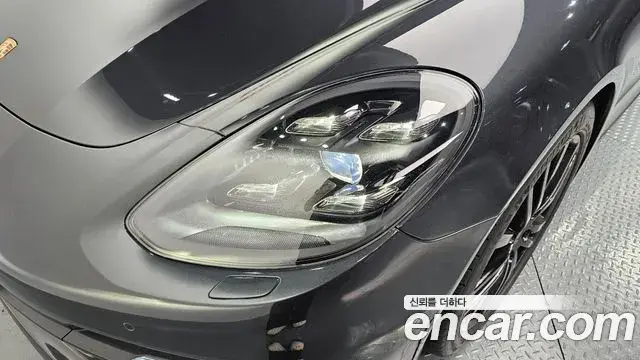 Porsche Panamera 2018 — Şəkil 14/30