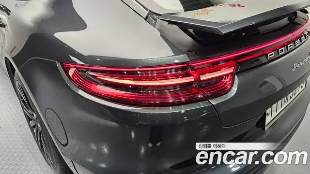 Porsche Panamera 2018 — Şəkil 19/30