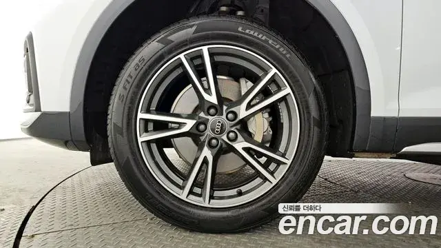 Audi Q5 2022 — ფოტო 6/20