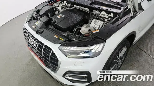 Audi Q5 2022 — ფოტო 15/20