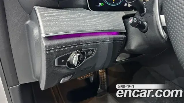Mercedes-Benz AMG GT 2022 — Şəkil 18/31