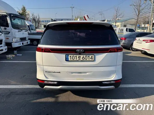 Kia Carnival 2020 — Фото 4/19