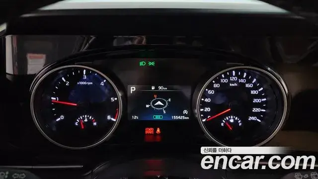 Kia Carnival 2020 — Фото 8/20