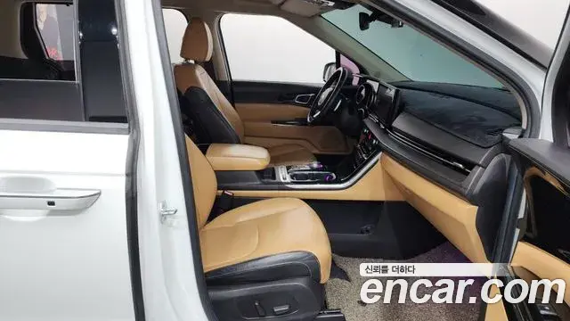 Kia Carnival 2020 — Фото 11/20