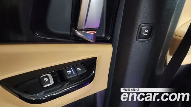 Kia Carnival 2020 — Фото 19/20