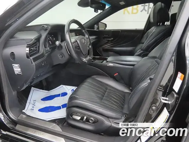 Lexus LS500h 2018 — Photo 3/20