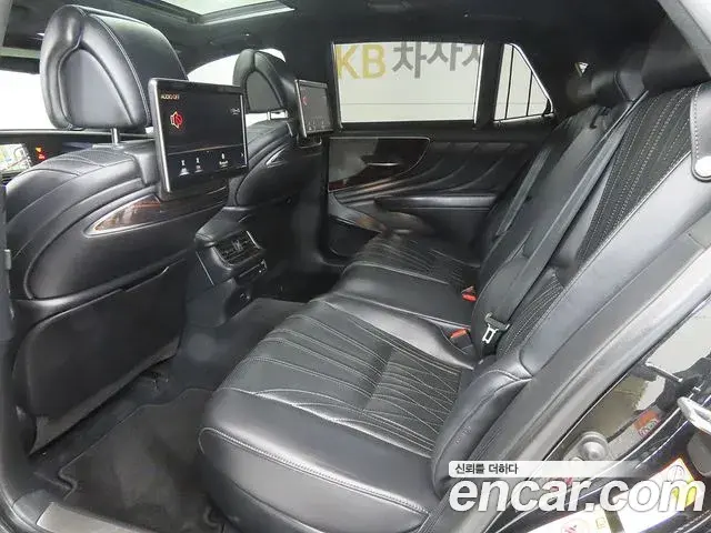 Lexus LS500h 2018 — Photo 17/20