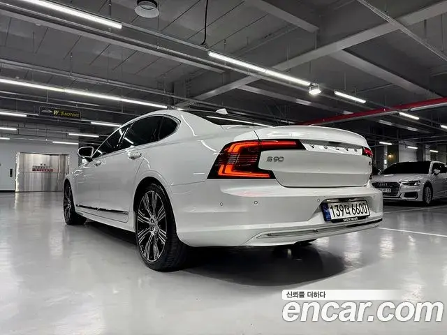 Volvo S90 2023 — Photo 5/20