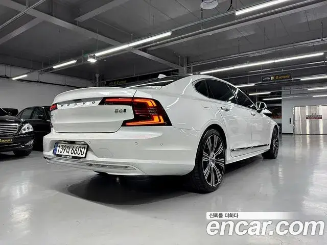 Volvo S90 2023 — Photo 4/20