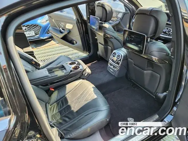 Mercedes-Benz S-Class 2020 — Photo 16/20