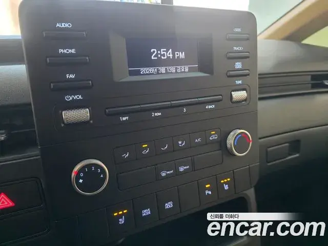 Hyundai Staria 2024 — ფოტო 4/10