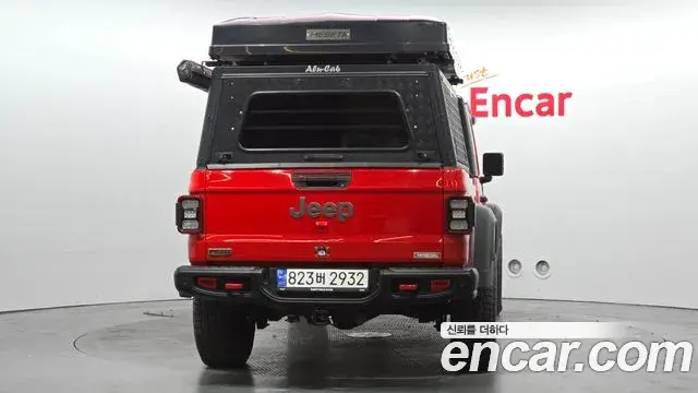 Jeep Gladiator 2021 — ფოტო 19/20