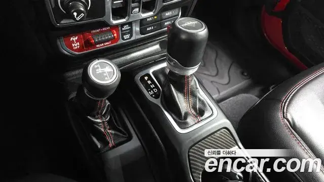 Jeep Gladiator 2021 — ფოტო 14/20
