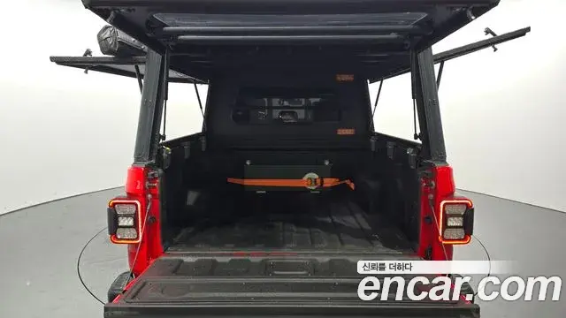 Jeep Gladiator 2021 — ფოტო 2/20
