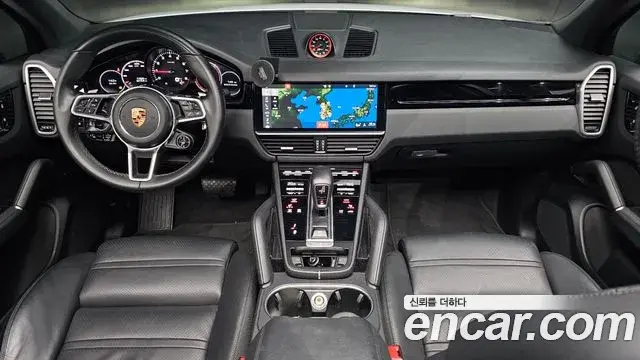 Porsche Cayenne 2019 — ფოტო 13/20