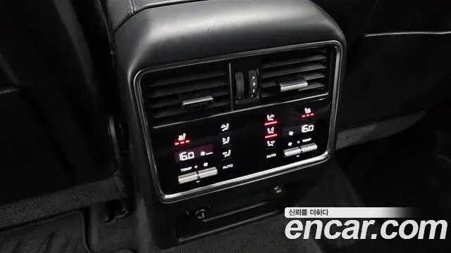 Porsche Cayenne 2019 — ფოტო 1/20