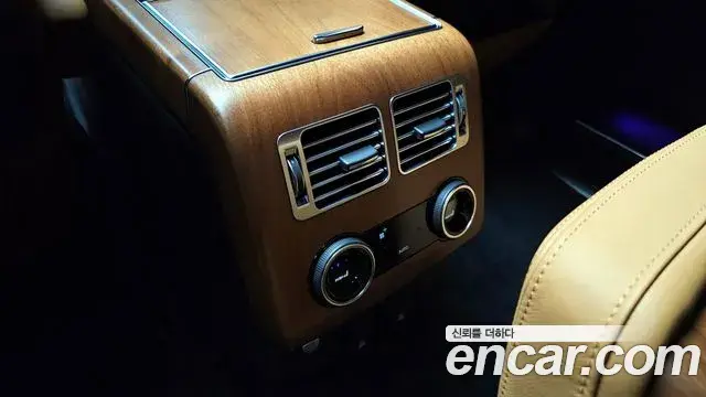 Land Rover Range Rover 2021 — Photo 17/20