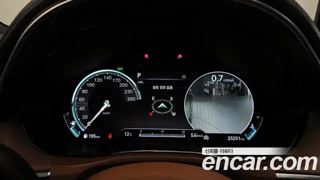Genesis GV70 2021 — ფოტო 5/20