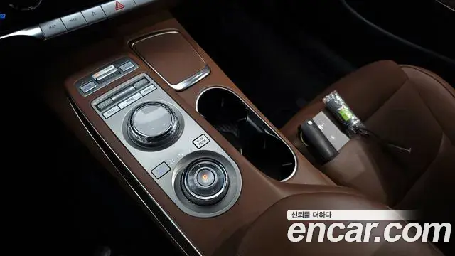 Genesis GV70 2021 — ფოტო 19/20