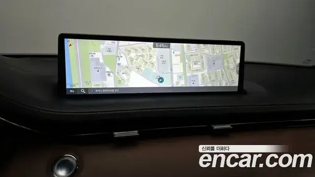 Genesis GV70 2021 — ფოტო 17/20