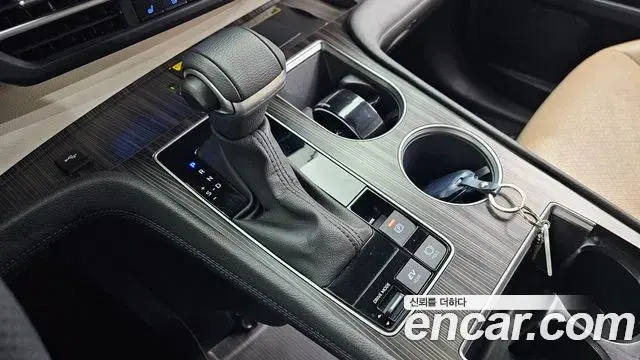 Toyota Sienna 2023 — ფოტო 9/20