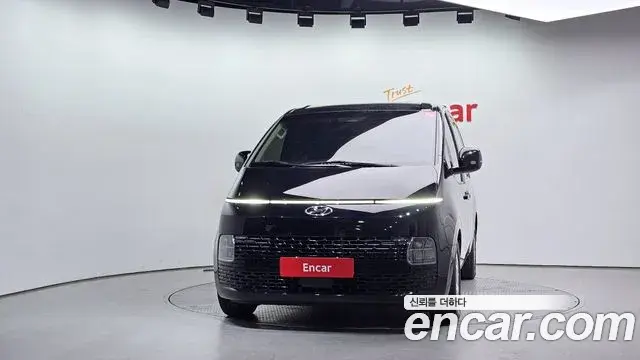 Hyundai Staria 2023 — Фото 3/20