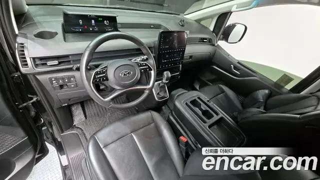 Hyundai Staria 2023 — Фото 7/20