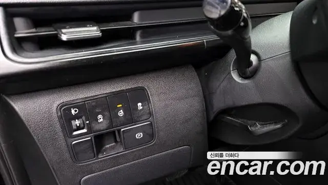 Hyundai Staria 2023 — Фото 18/20