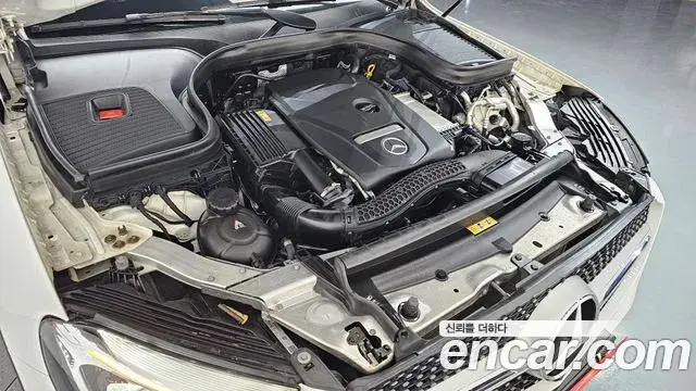 Mercedes-Benz GLC-Class 2019 — Photo 10/20